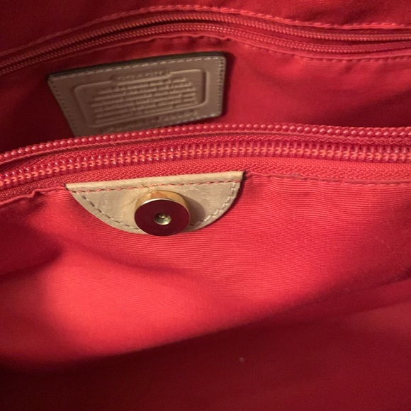 Beautiful Coach bag in Excellent condition - Picture 4 of 7